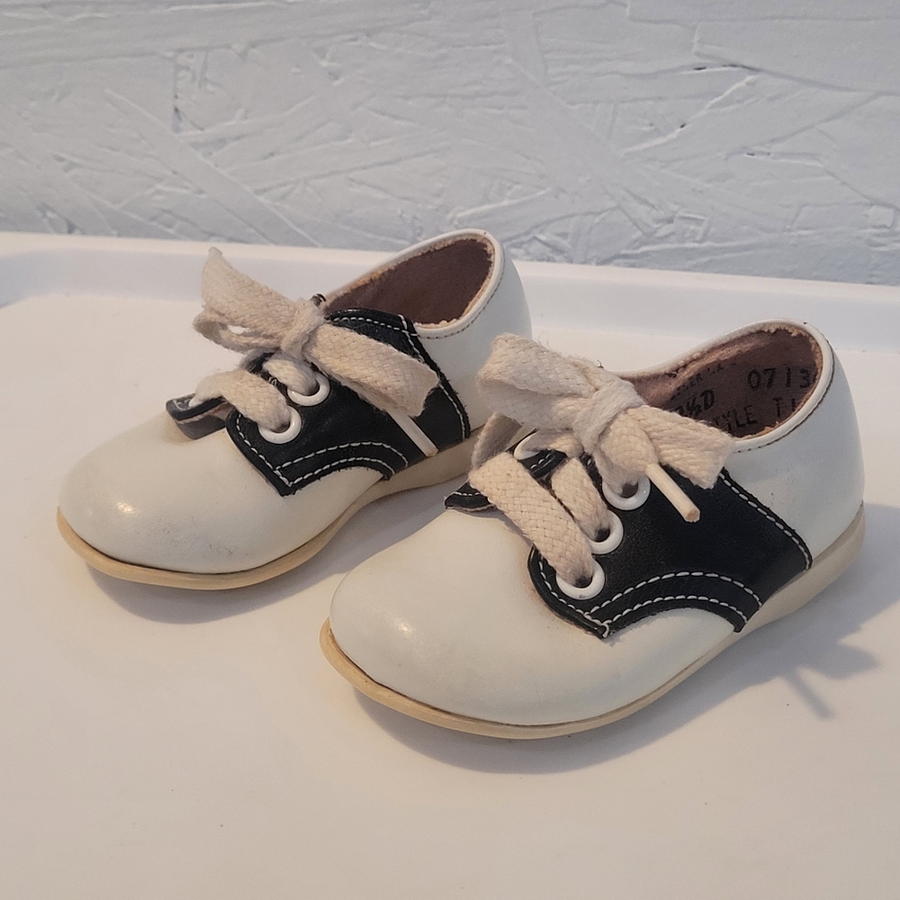 VINTAGE BABY Infant Shoes MOTHER GOOSE Sz 2.5 D Leather Saddle Black & White